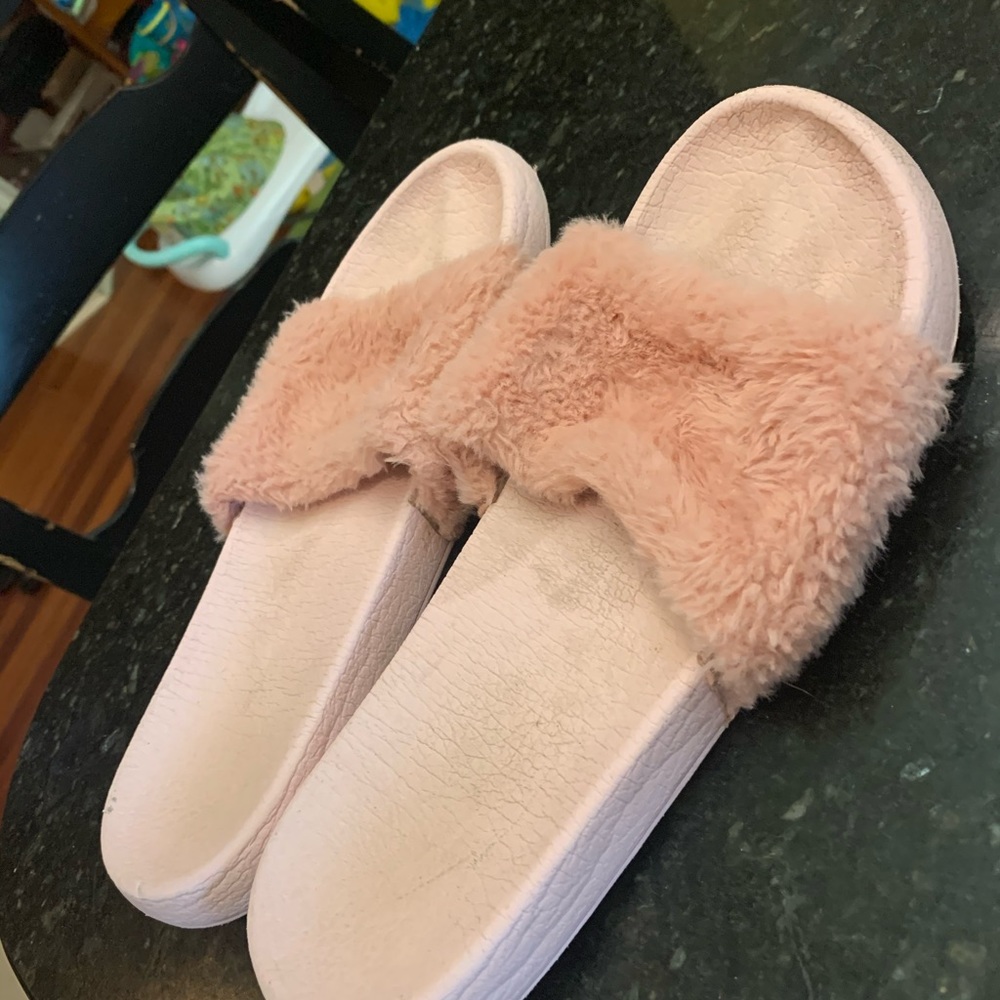Assorted sandals - Picture 4 of 6